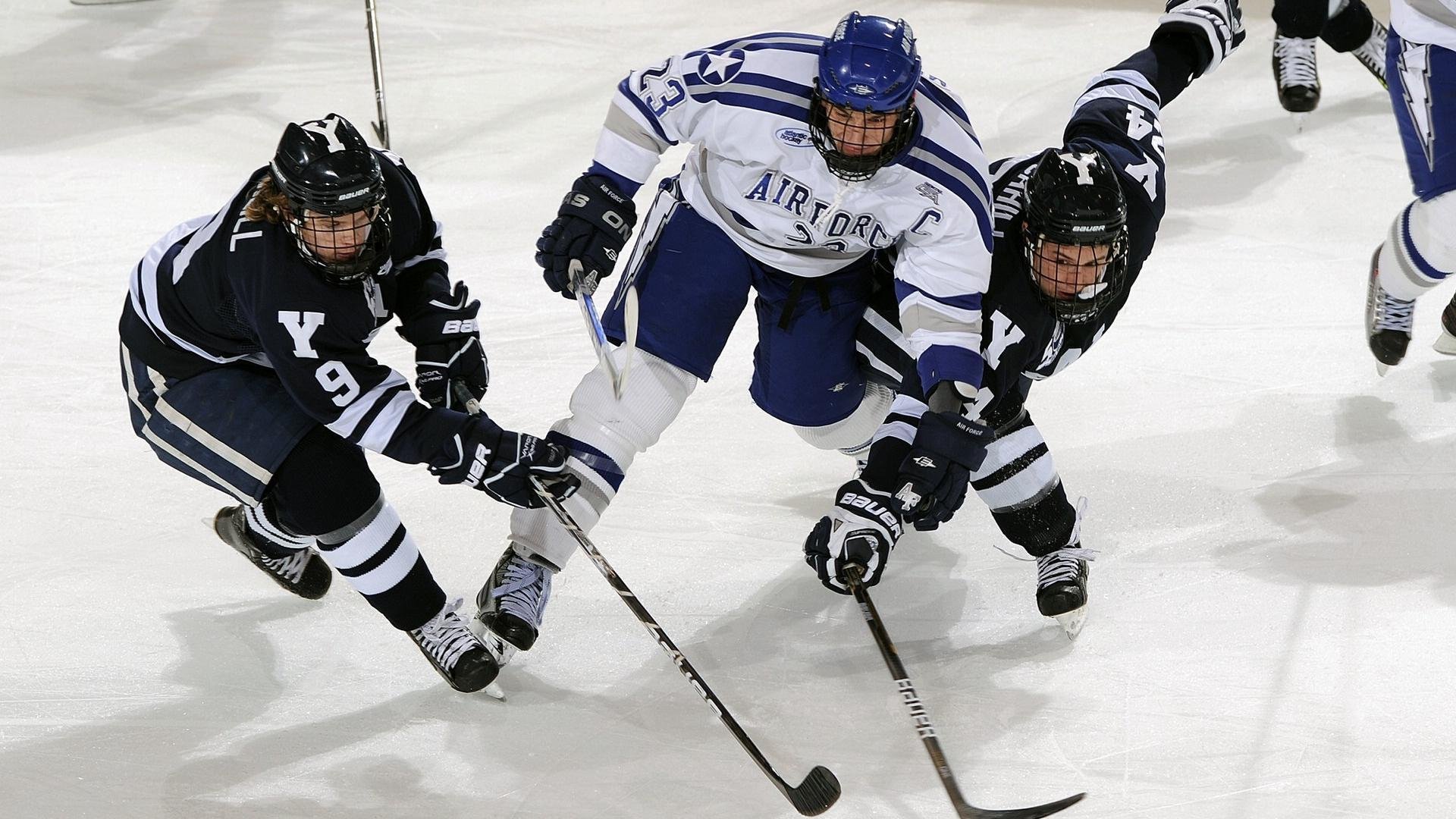 欧冠八强次回合:拜仁主场2比1曼城 仍难翻盘止步八强